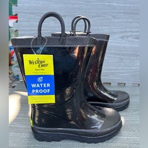 Kids rain boots size 13